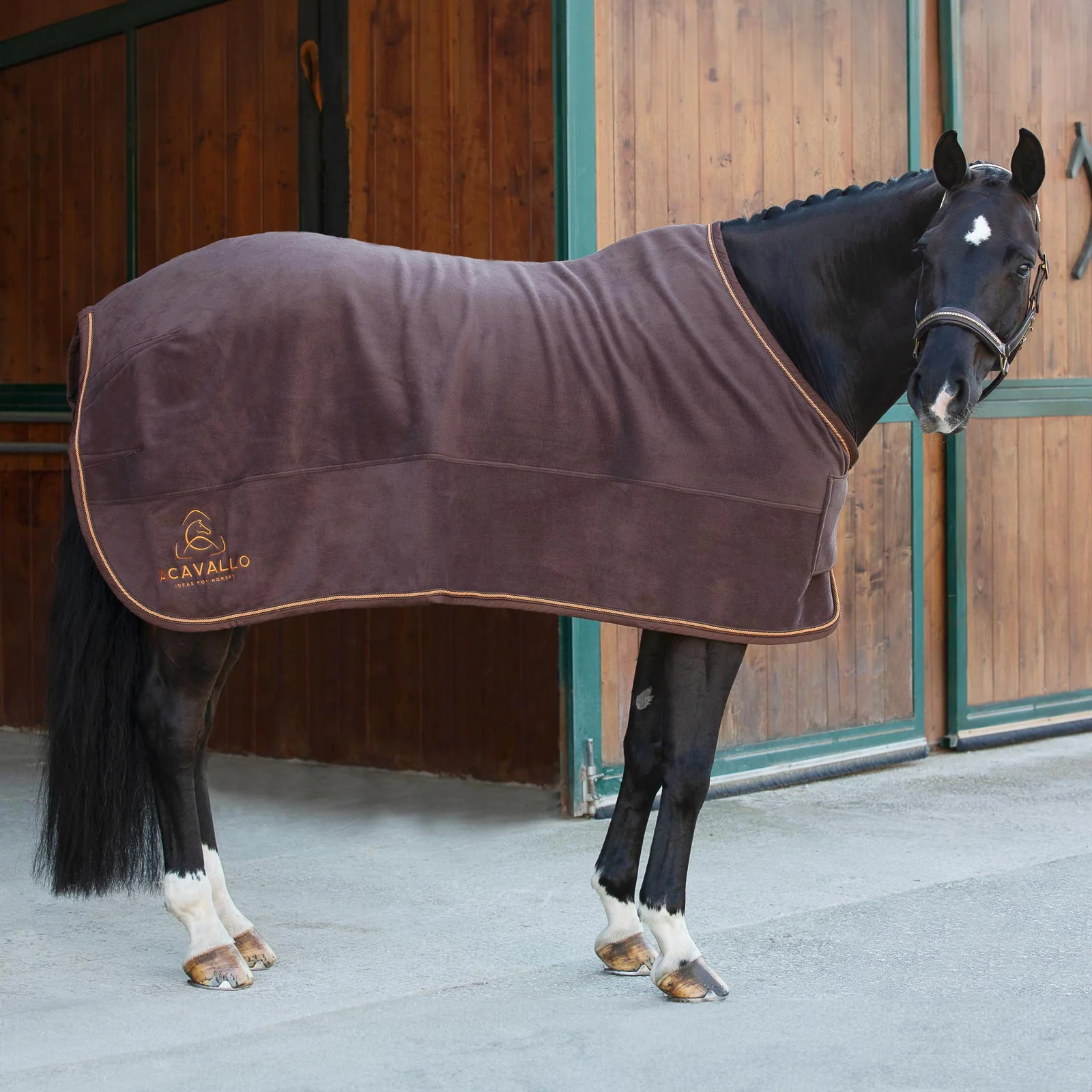 Acavallo Fleece Stable Rug 800G - Image 9