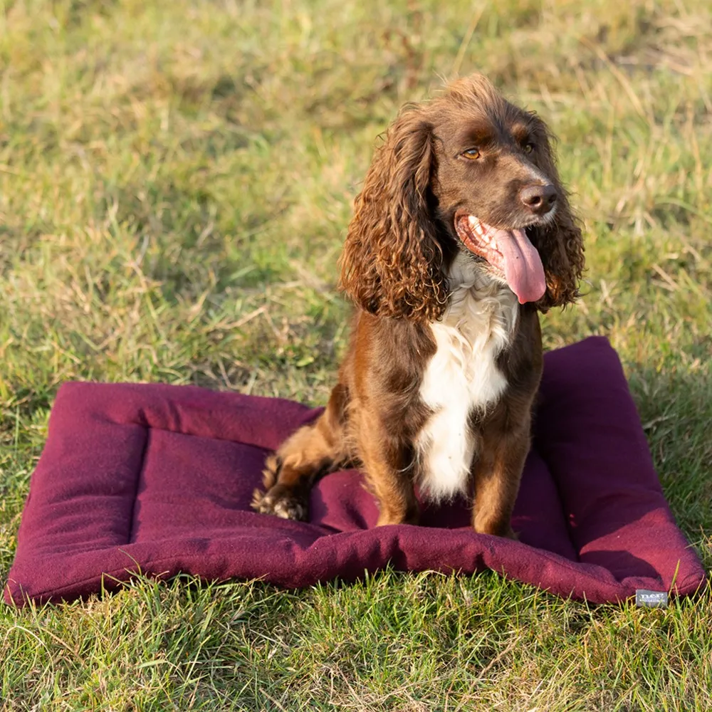 Benji & Flo Luxury Fleece Dog Bed - Image 3