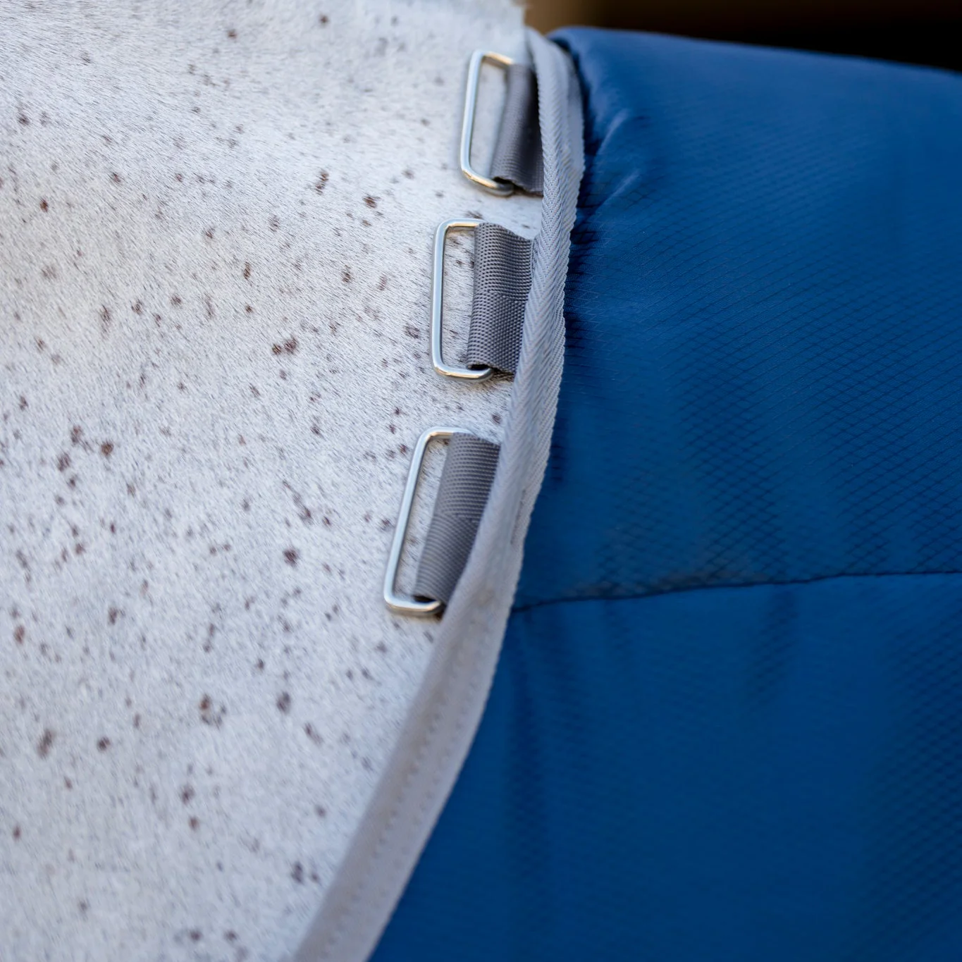 Horseware Ireland Amigo Ripstop Insulator 350g Plus Stable Rug - Image 5