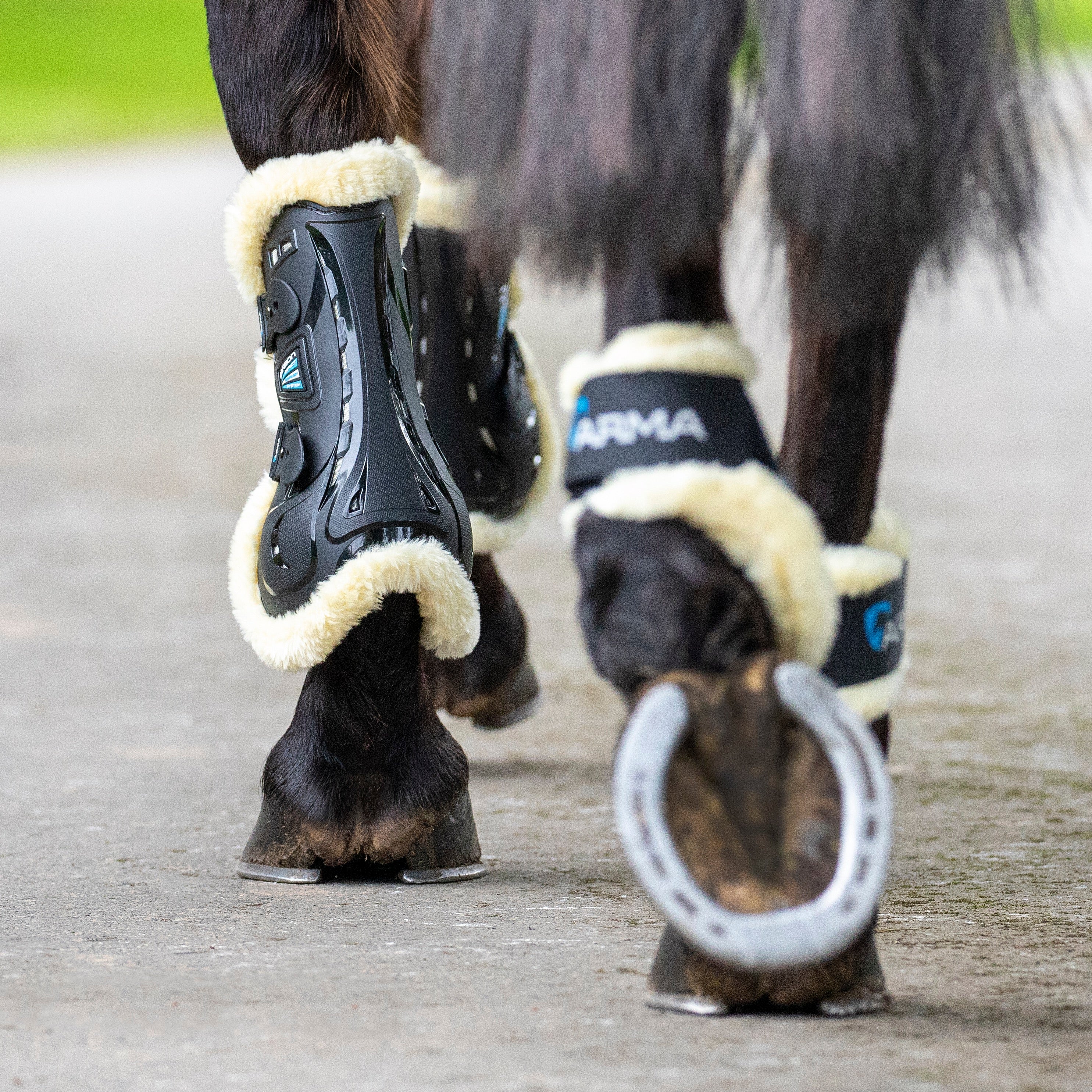 Shires ARMA Carbon SupaFleece Fetlock Boots - Image 9