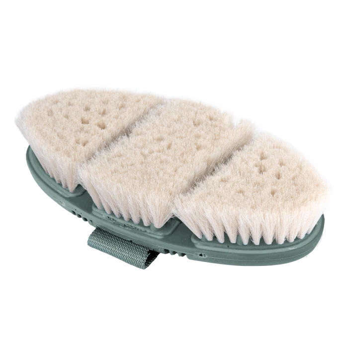 Waldhausen Flex Cuddle Brush with Goat's Bristles - Image 6